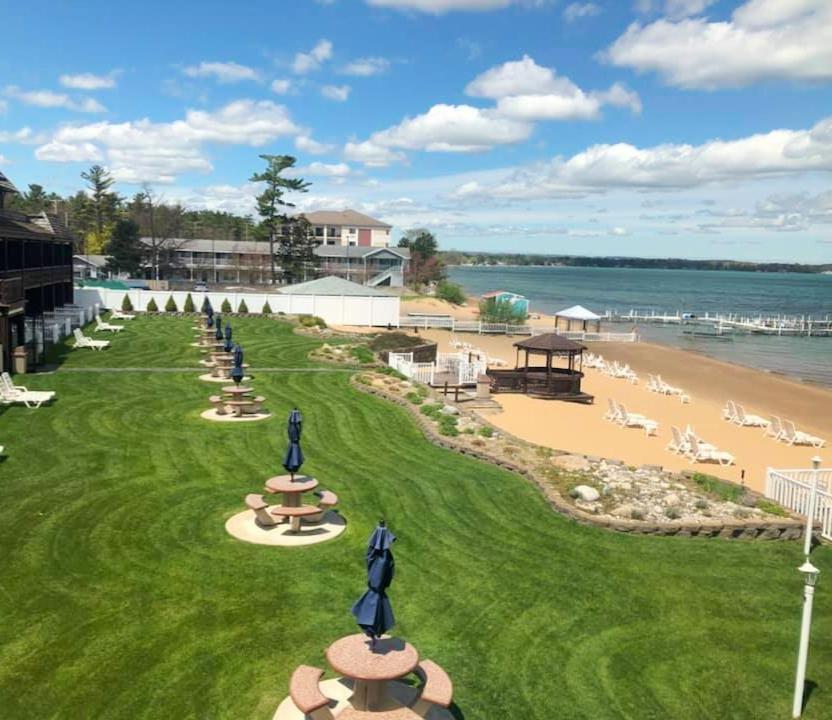 The Beach Haus - Traverse City Zewnętrze zdjęcie