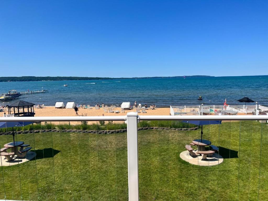 The Beach Haus - Traverse City Zewnętrze zdjęcie